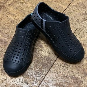 Native Jefferson Boys Black and Grey Size C11